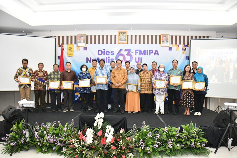 Dies Natalis Ke-63, FMIPA UI Beri Penghargaan Bagi Dosen, Tendik, dan Mahasiswa Berprestasi